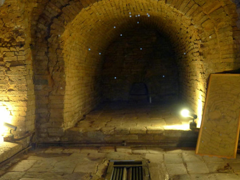 李郑屋汉墓博物馆-香港必去景点