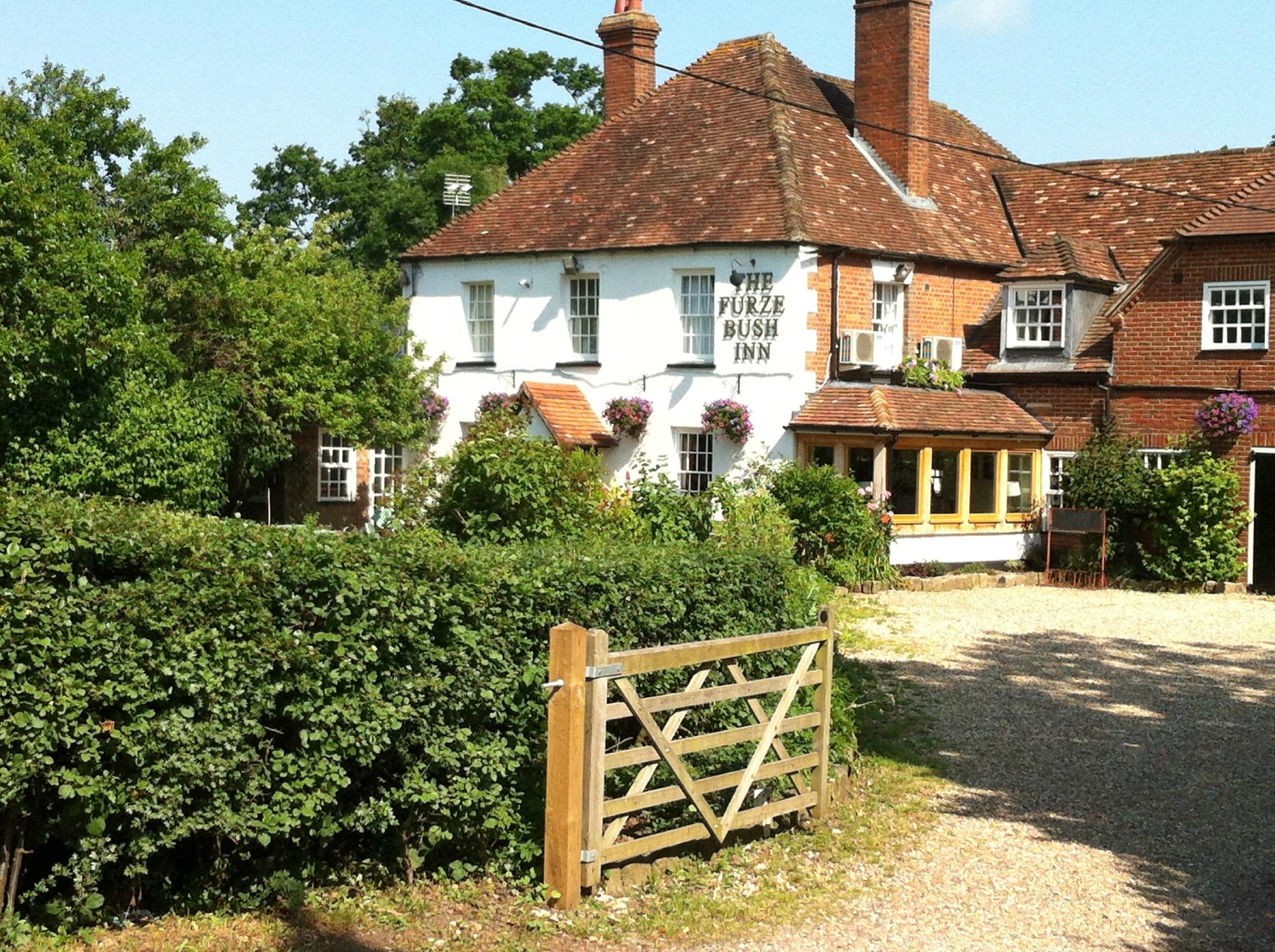 The Furze Bush Inn-官方
