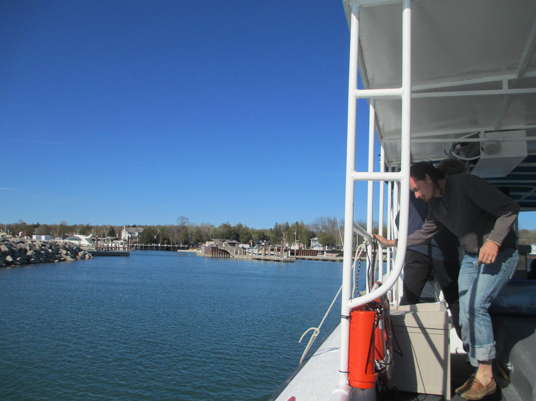 Shoreline Boat Tours-Baileys Harbor必去景点
