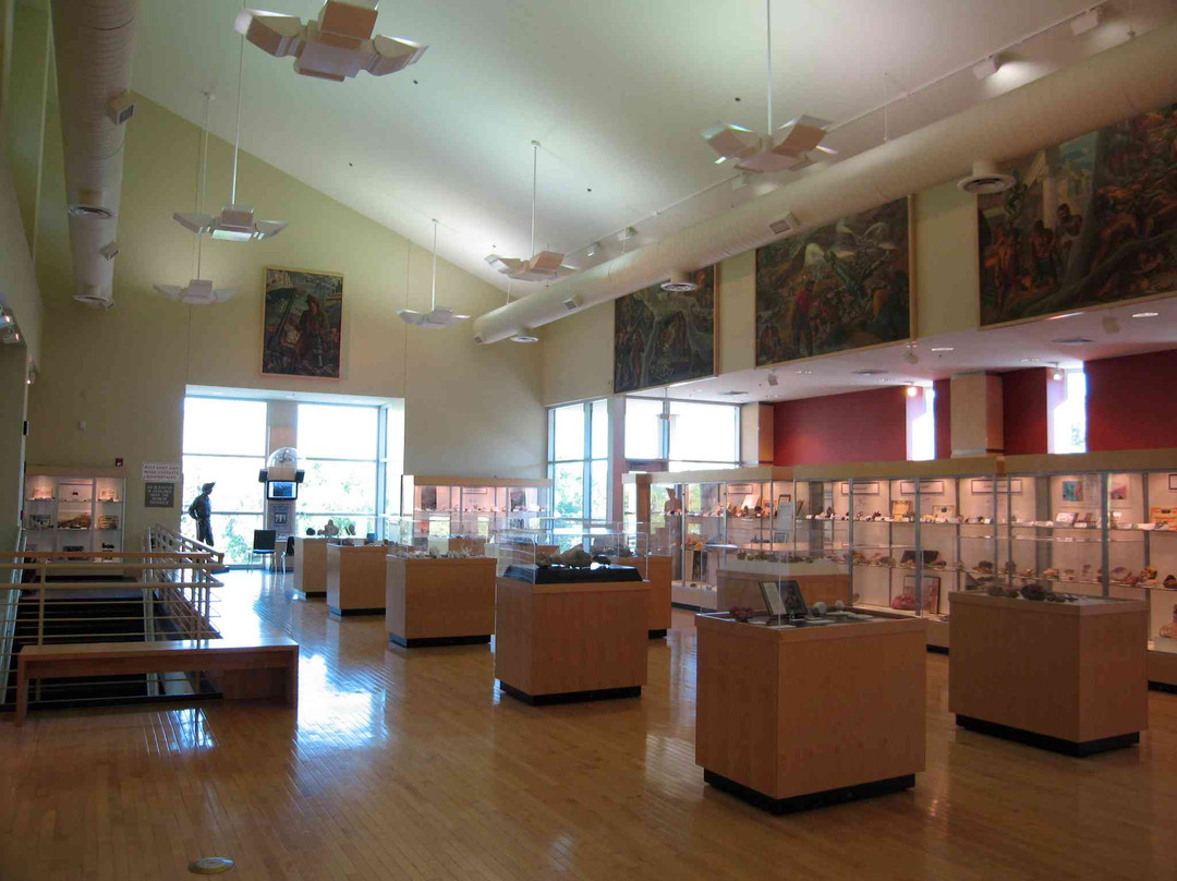 Mines Museum of Earth Science-戈尔登必去景点