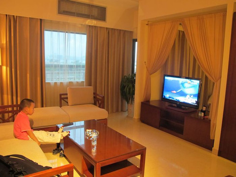 颐康温泉海景大酒店主图