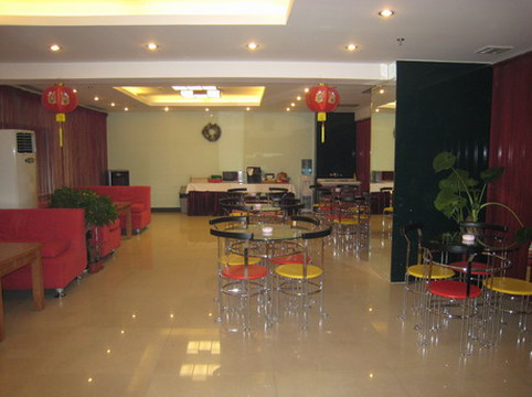 香槟小镇酒店主图