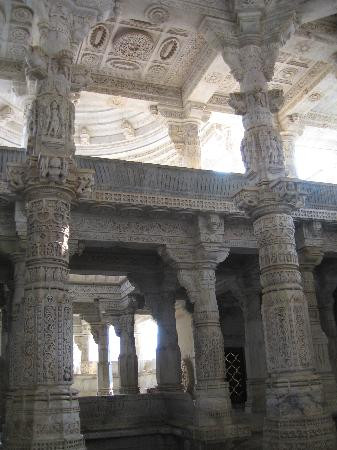 耆那教「千柱之庙」-Sadri必去景点