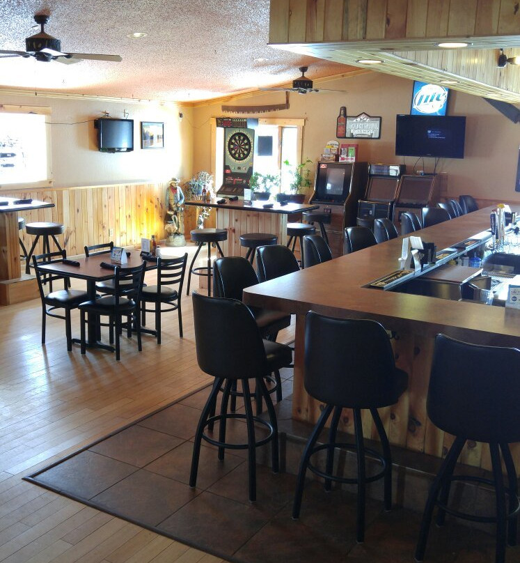 White Lake餐馆和美食-Backwoods Pub & Grill