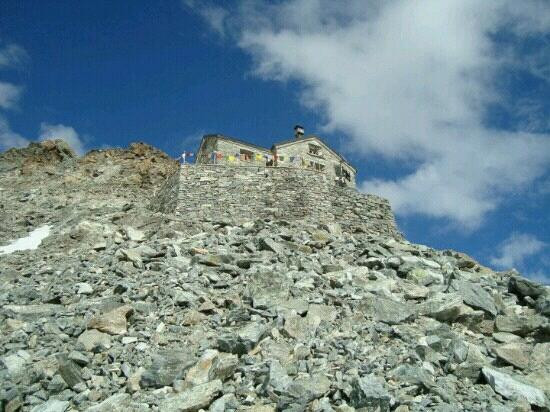 Cabane de la Dent Blanche