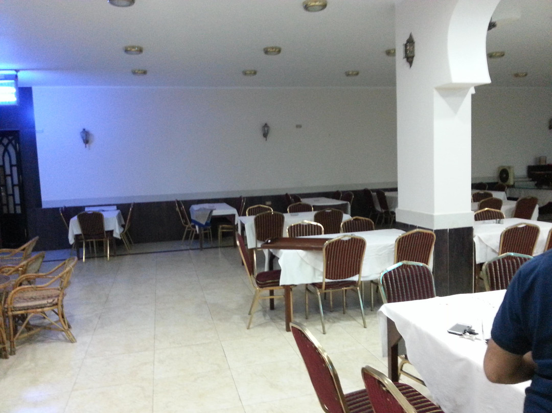 苏伊士餐馆和美食-New Dolphin