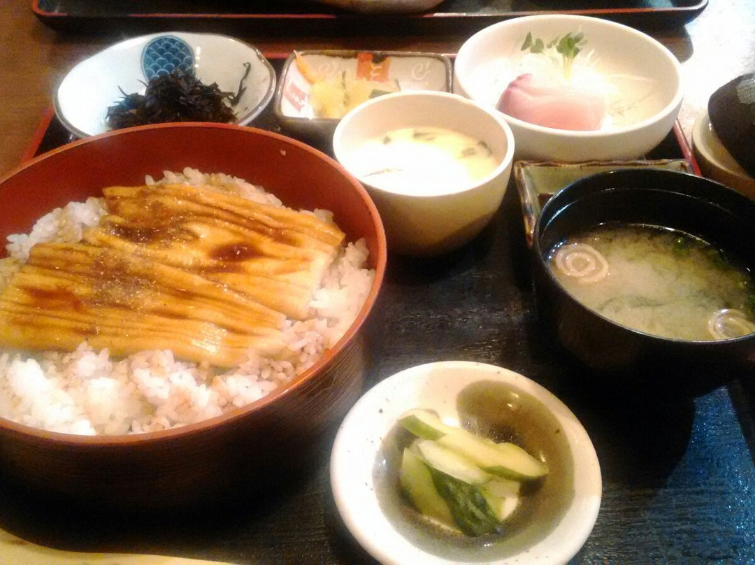 かねよし お食事処