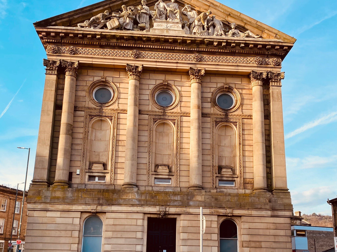 Todmorden Town Hall景点图片