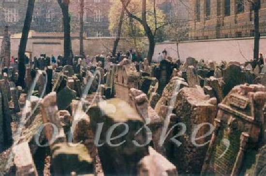 犹太人墓地-布拉格必去景点