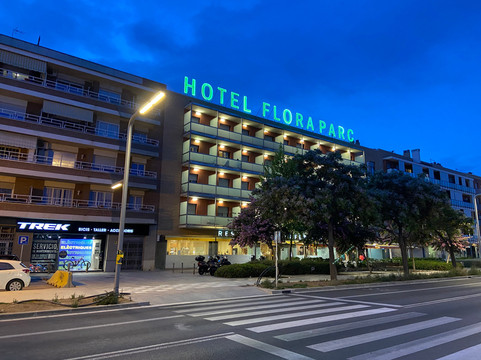 福罗拉公园酒店主图