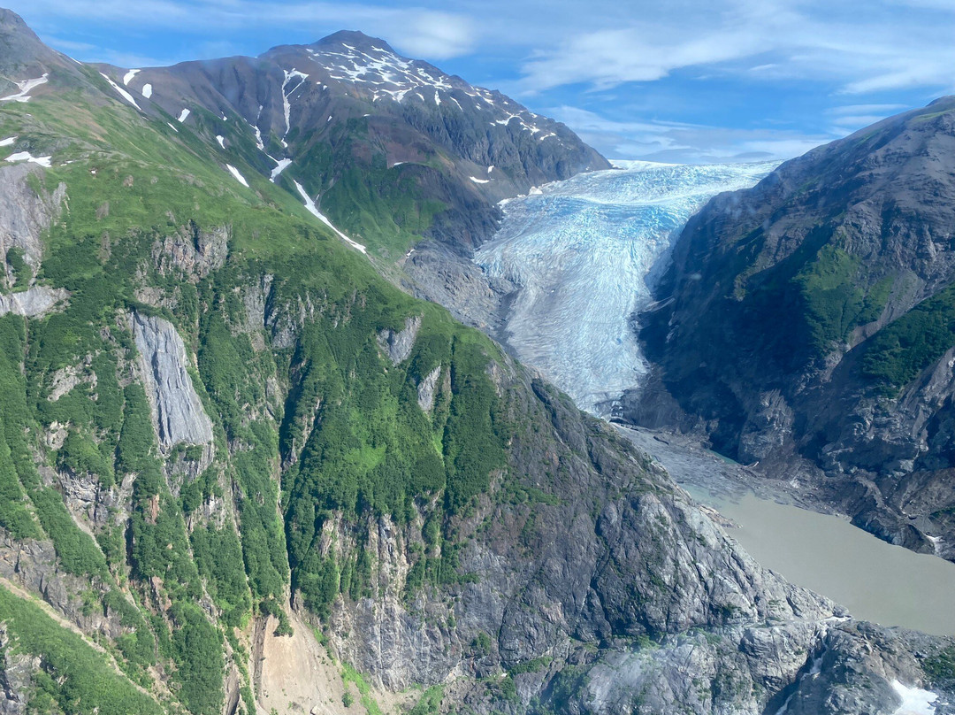 Yellowhead Heli-Tours-Stewart必去景点