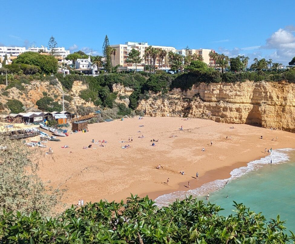 Praia da Senhora da Rocha景点图片