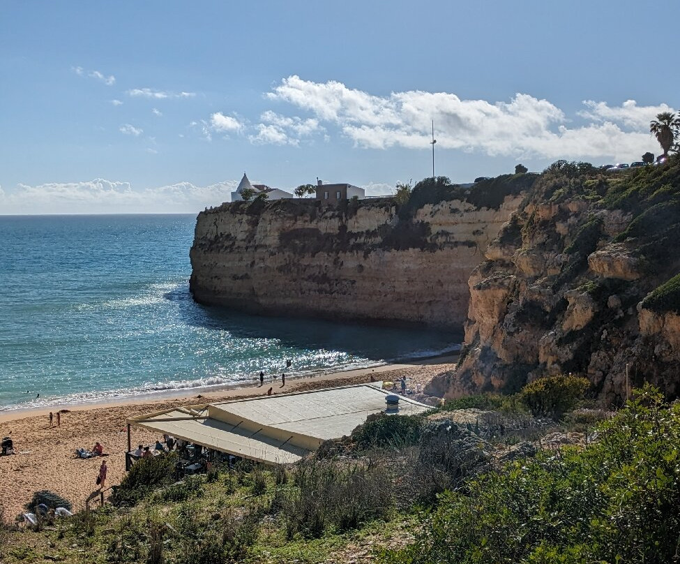 Praia da Senhora da Rocha-Porches必去景点