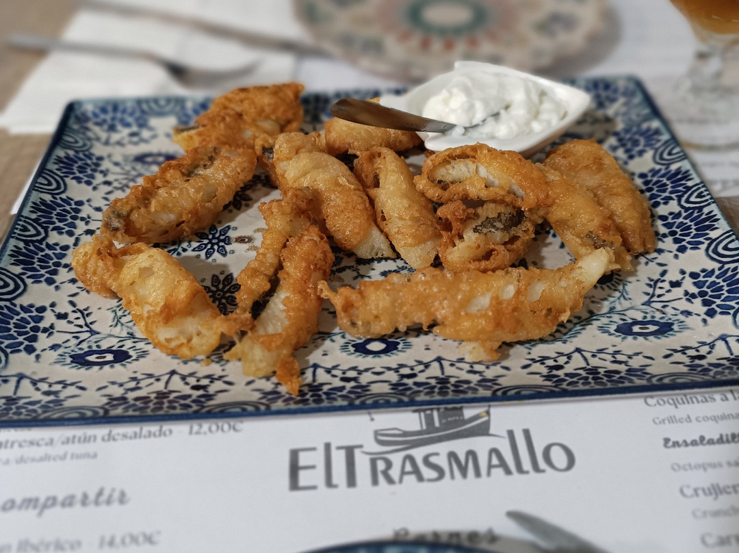 Agua Amarga餐馆和美食-El Trasmallo