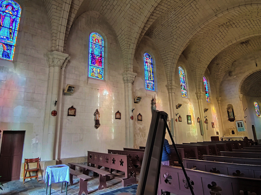 Eglise Notre-Dame-Immaculée à Port-de-Piles-沙泰勒罗必去景点