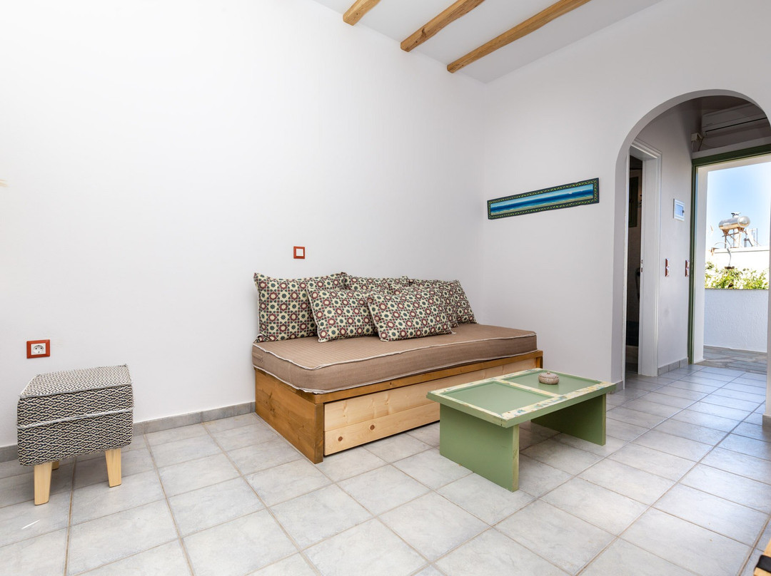 Ailouros Summer Hotel主图