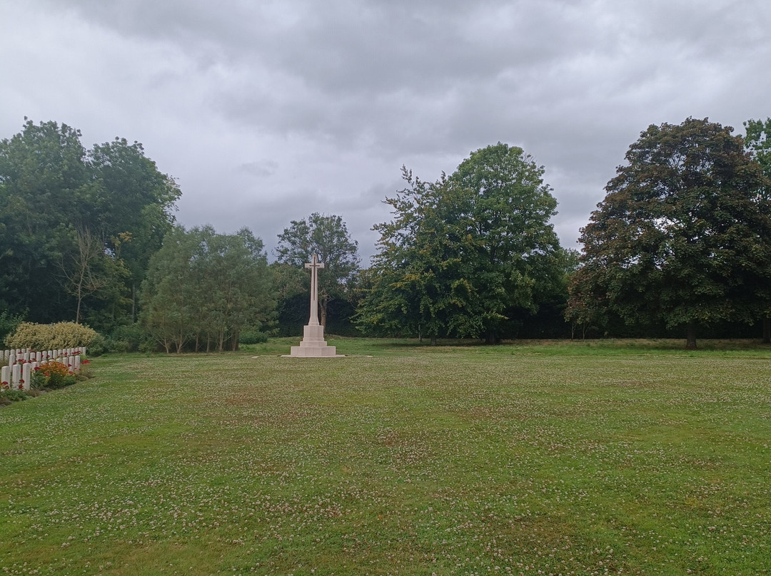 Hermanville War Cemetery-Hermanville-sur-mer必去景点