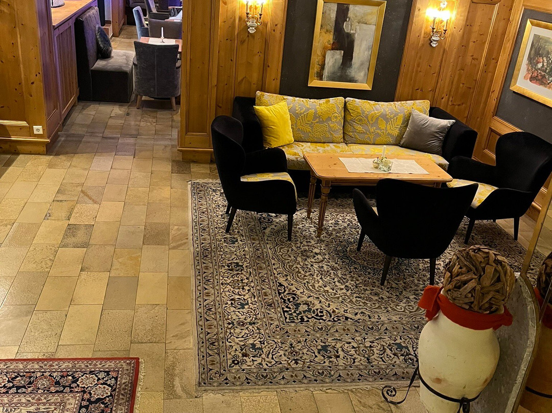 瑟尔沃萨健康酒店主图