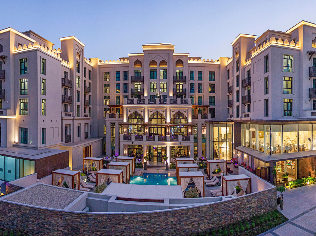 卡玛迪恩酒店主图