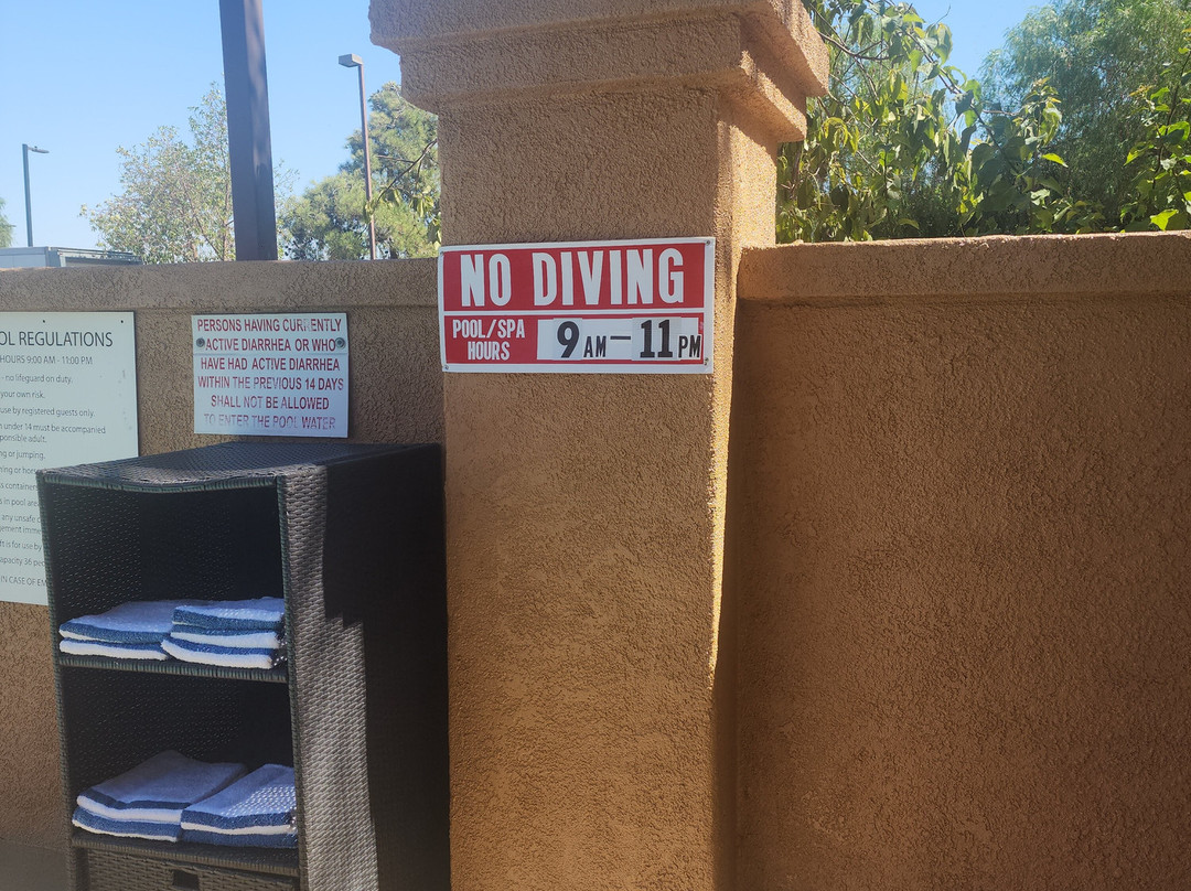 Holiday Inn Express & Suites Corona By IHG主图