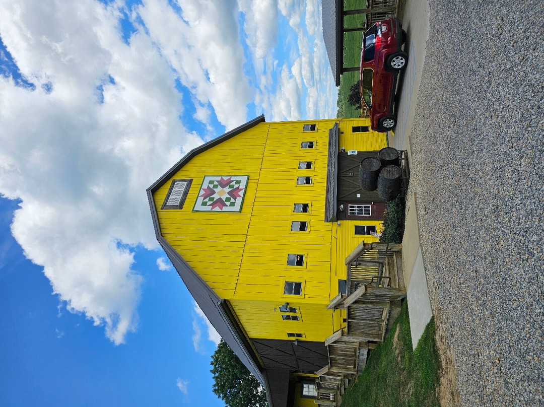 Yellow Butterfly Winery景点图片