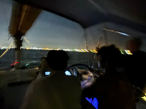 Waga Mari Catamaran Charters-圣淘沙岛必去景点