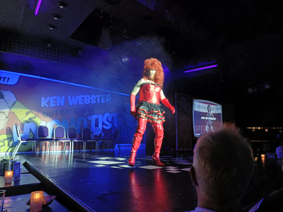 Ken Webster Hypnotist Show-黑潭必去景点
