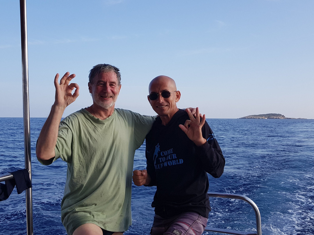 Blue World Diving Center景点图片