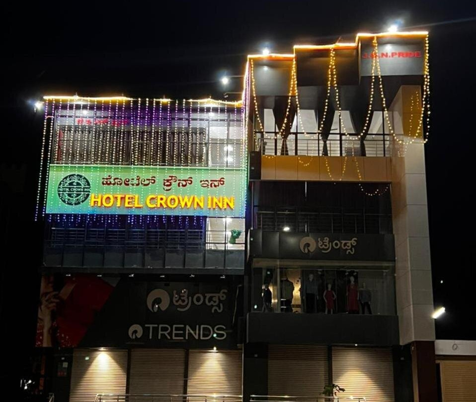 Hotel Crown Inn
