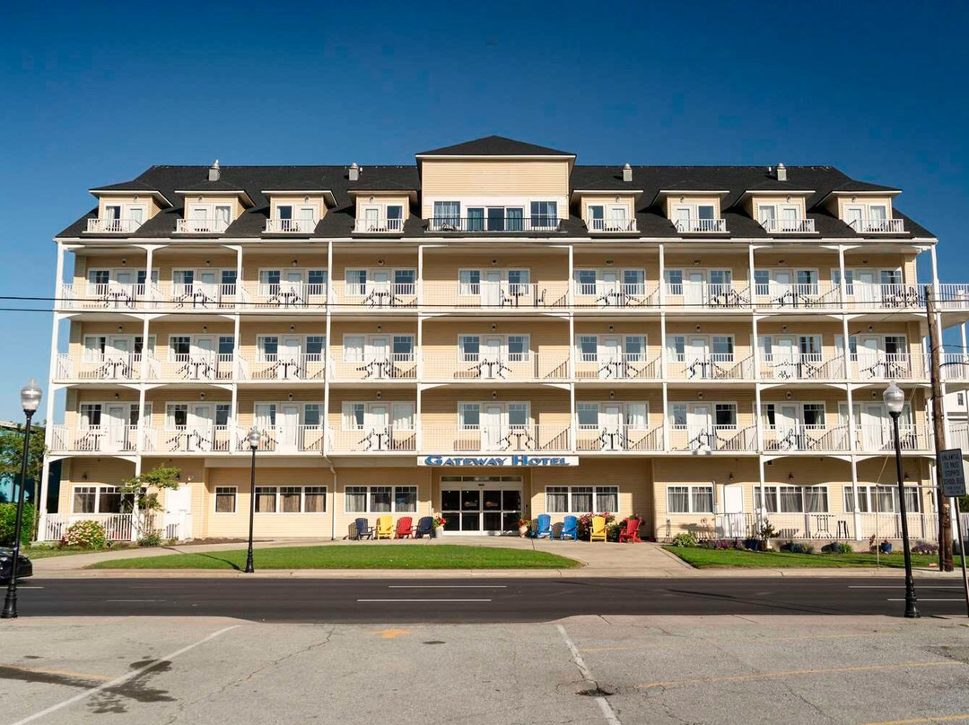 Gateway Hotel & Suites, Ascend Hotel Collection