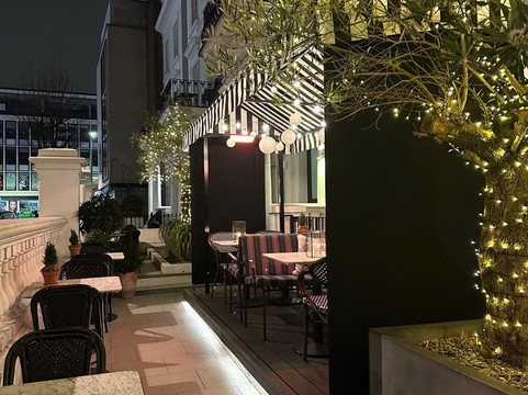 拉斯雷特旅馆主图