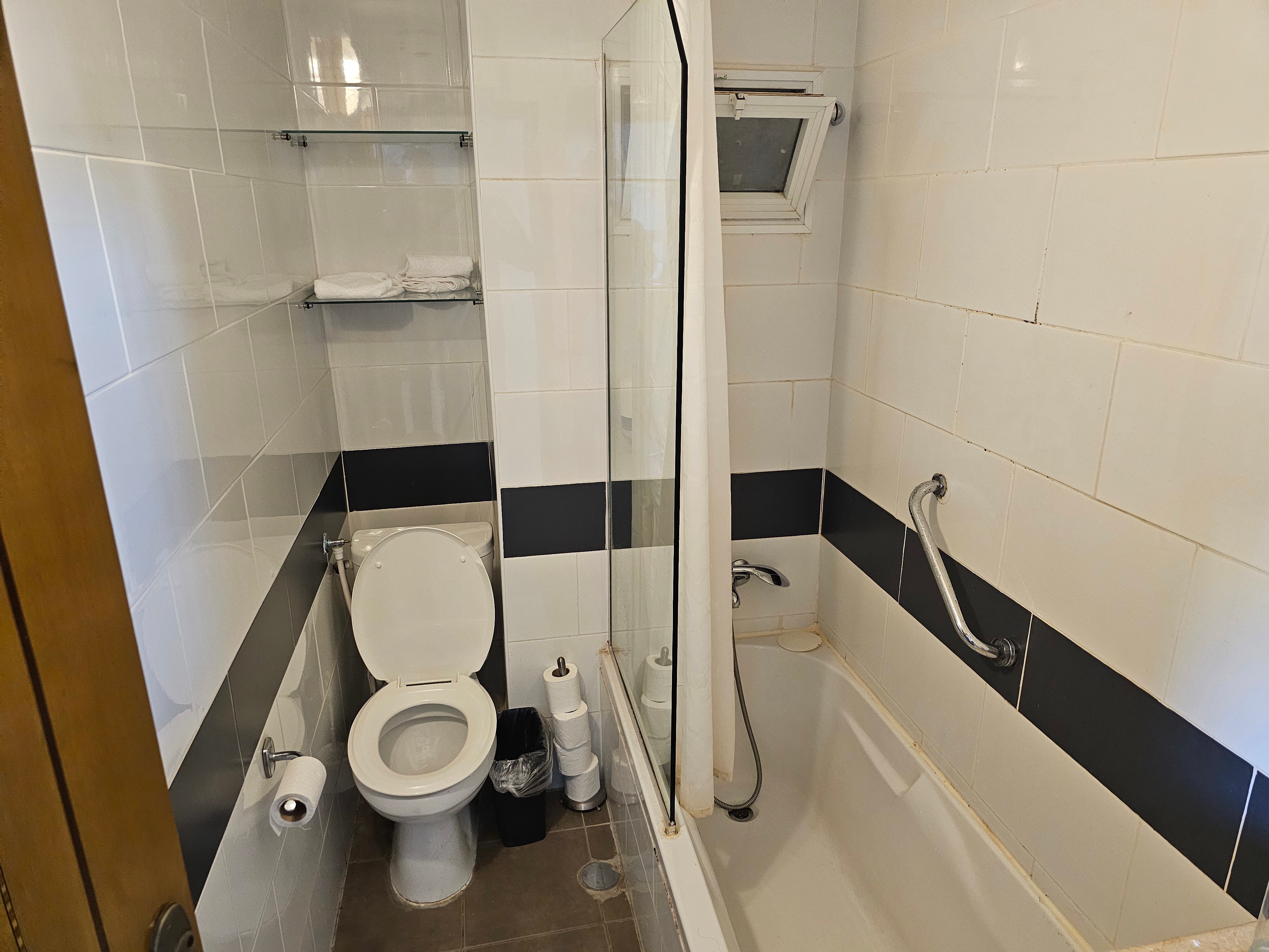 Ramon Suites Hotel-浴室