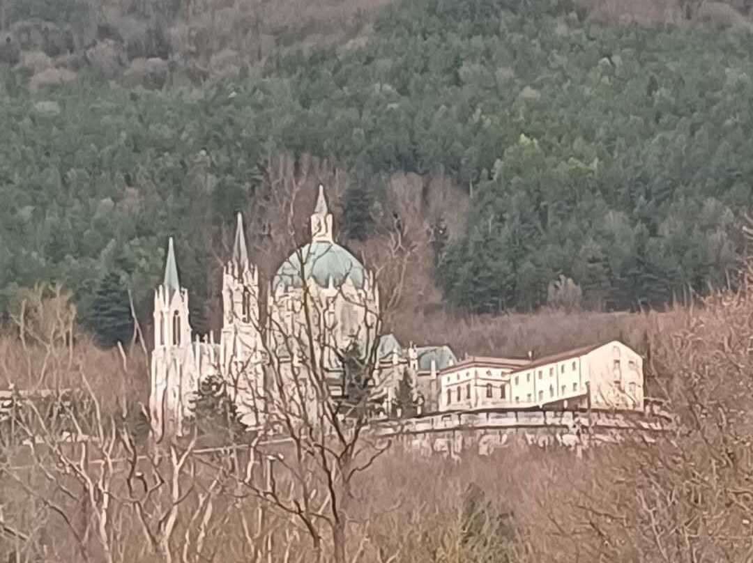 Santuario dell'Addolorata di Castelpetroso-Castelpetroso必去景点