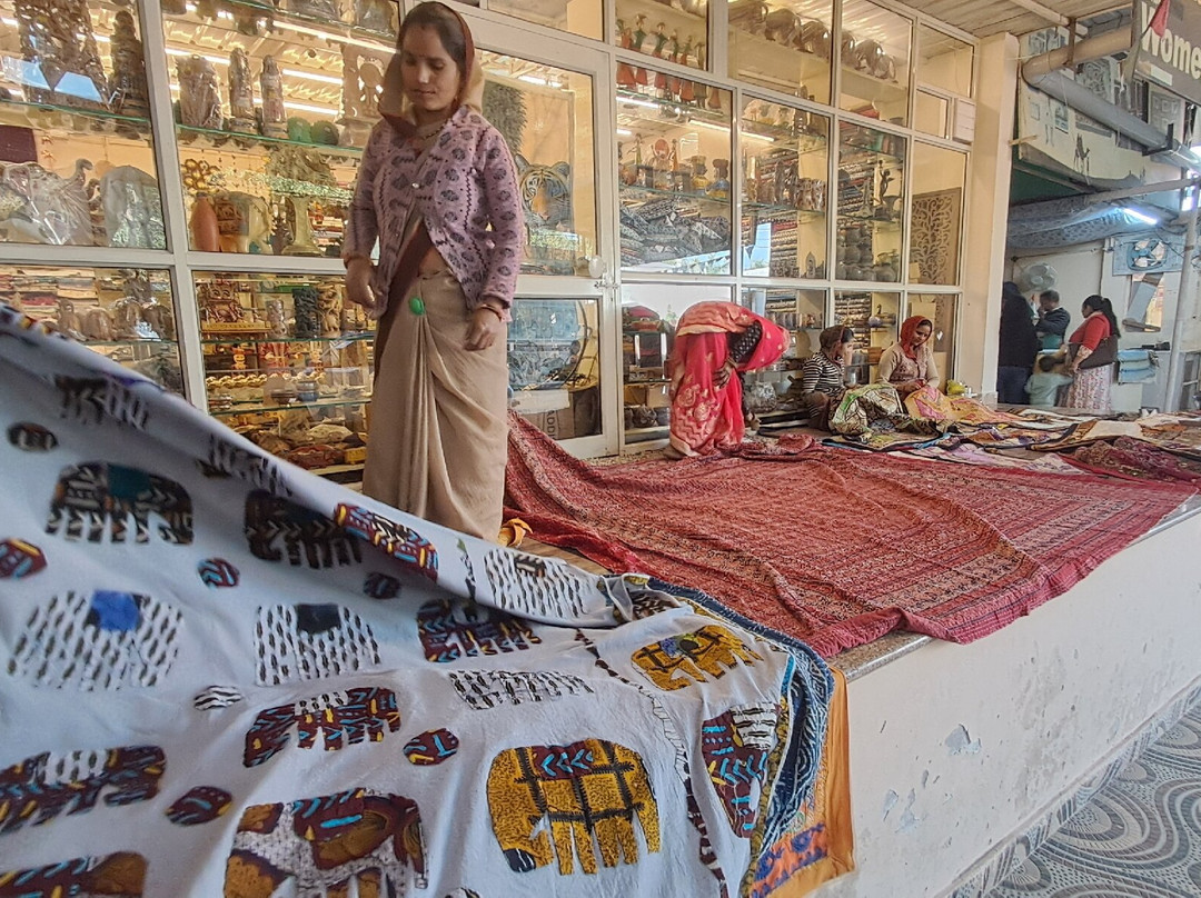 Tribal Women Crafts景点图片