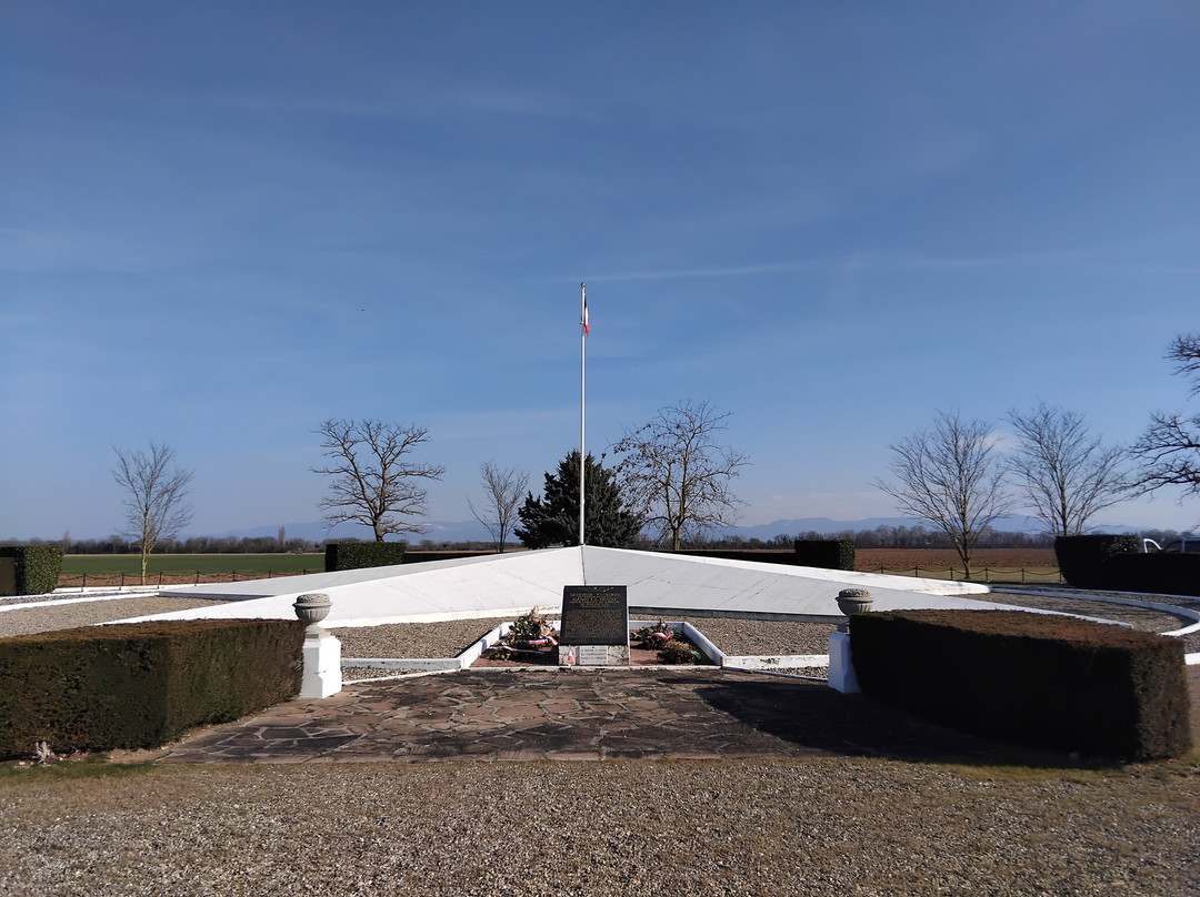 Mémorial Edmond Marin La Meslée景点图片