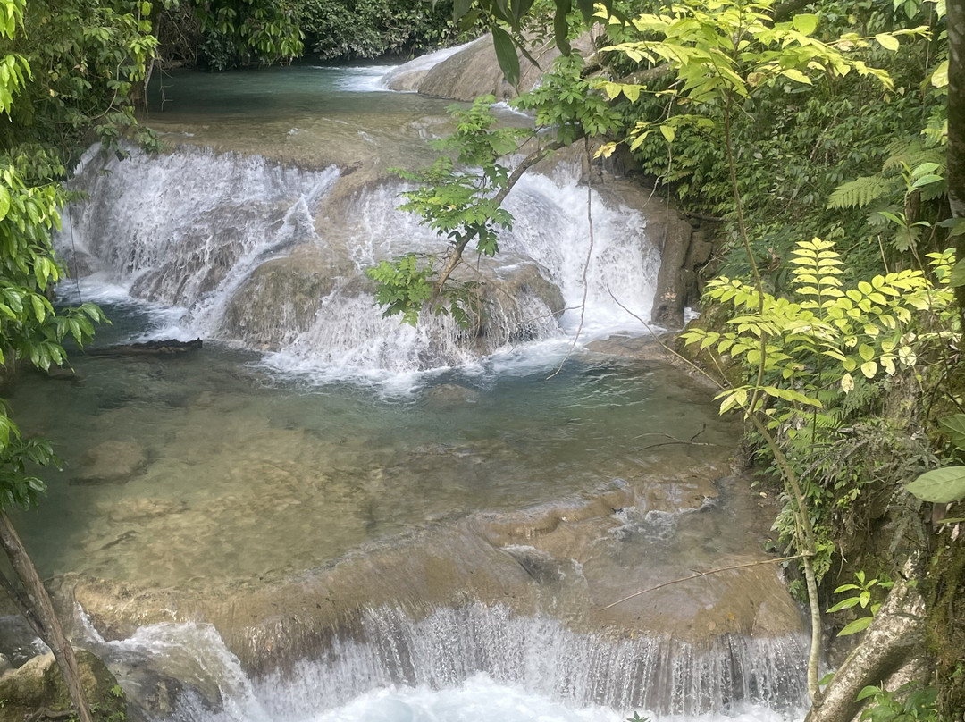 Benta River Falls-牙买加必去景点