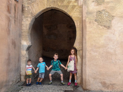 Miriam Tourist Guide-格拉纳达必去景点