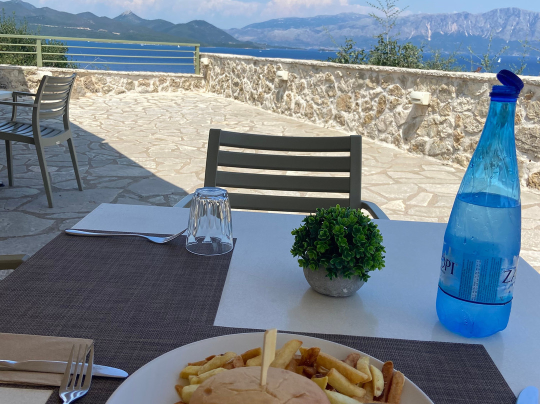 Red Tower Hotel and Suites主图