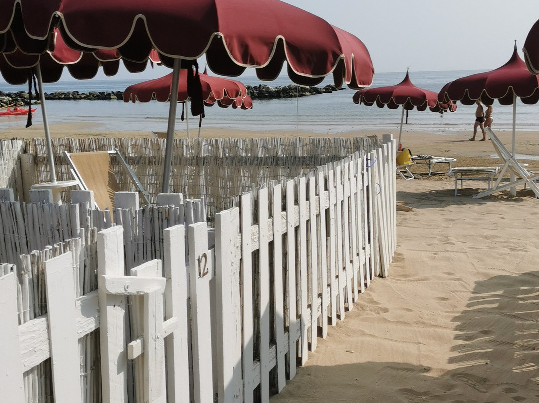Lido Sabbia D'Oro - Bau Miao Beach景点图片
