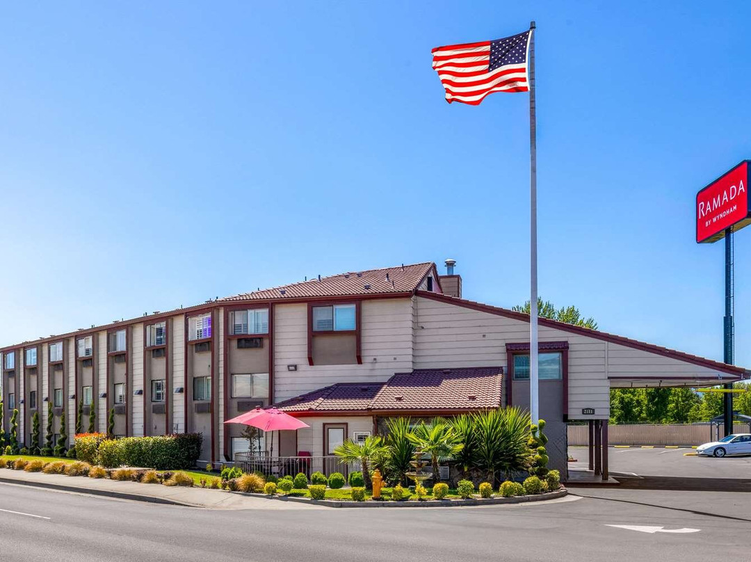 Ramada By Wyndham Medford Airport North