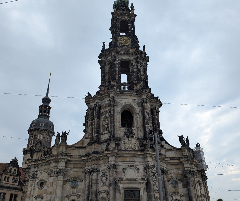 Schlossplatz-德累斯顿必去景点