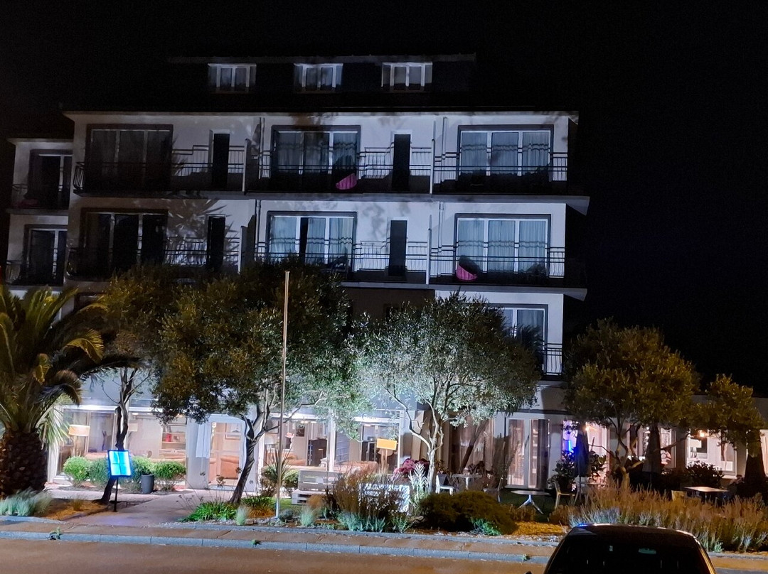 卡斯特尔酒店主图