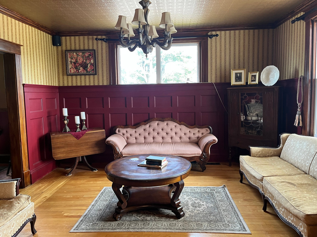 The Home Place Inn主图