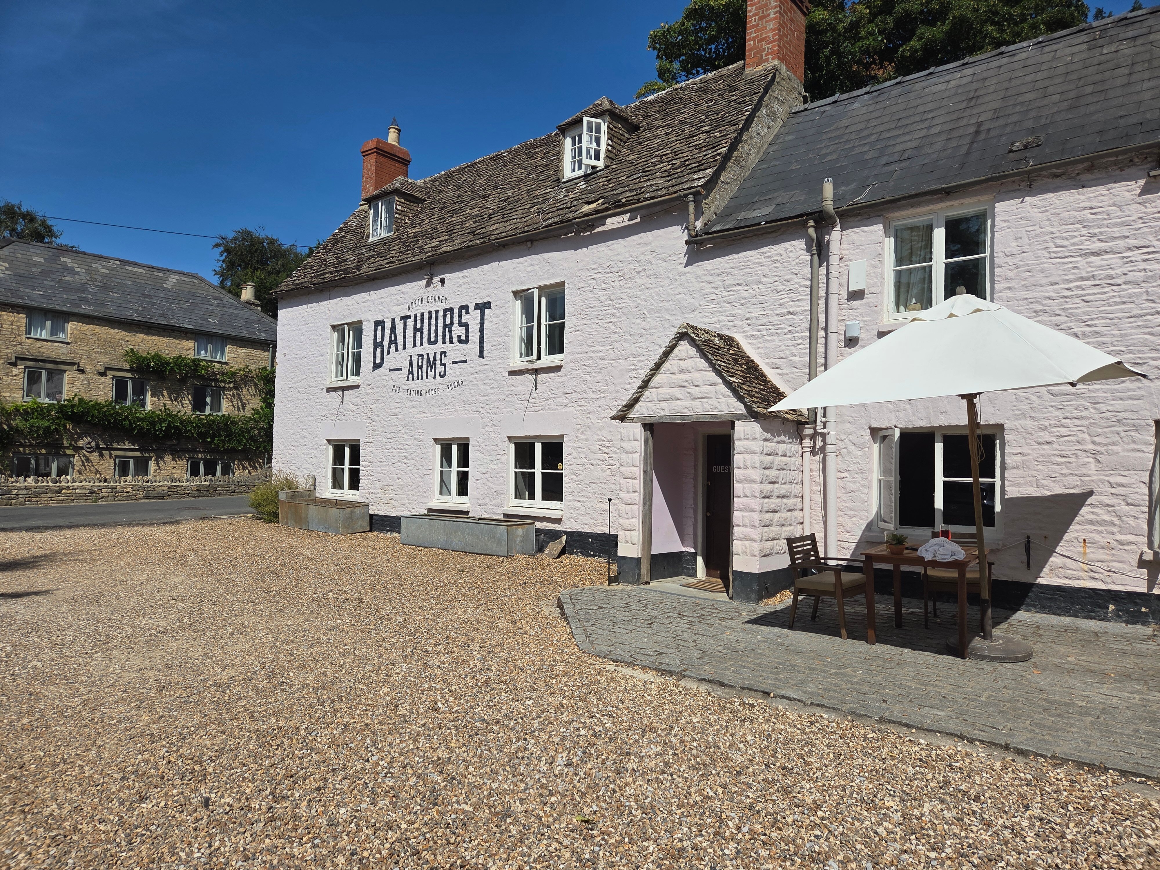 Bathurst Arms-官方