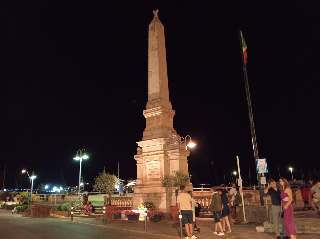 Monumento Ai Caduti-佩斯卡亚堡必去景点