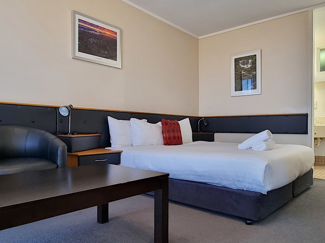 康莫丽晶酒店主图