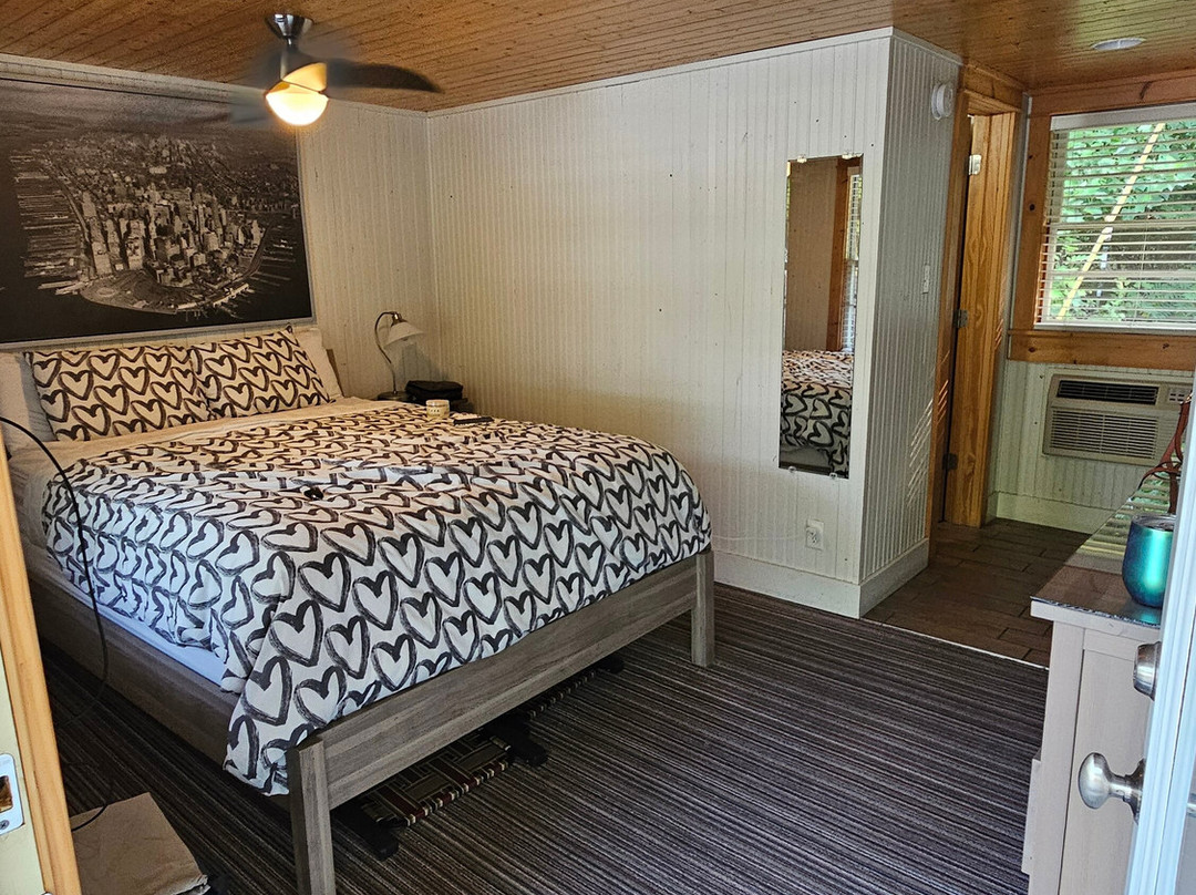 The Saugatuck Retro Resort Motel主图