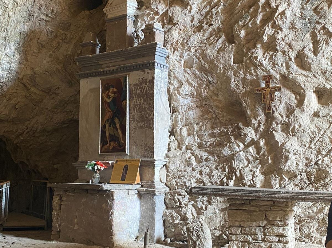 Eremo Grotta Sant'angelo-Civitella del Tronto必去景点