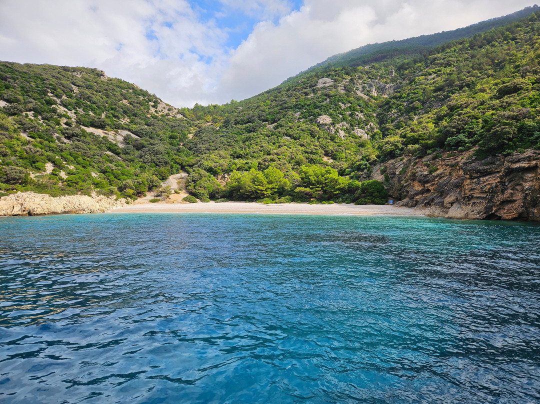 Klinica Boat Excursions-拉巴克必去景点