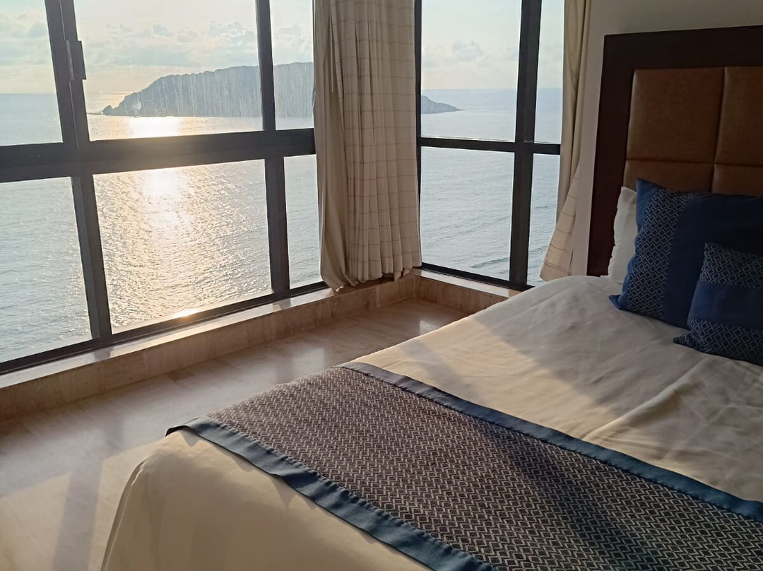 埃尔熙厄尔莫罗海滩酒店主图